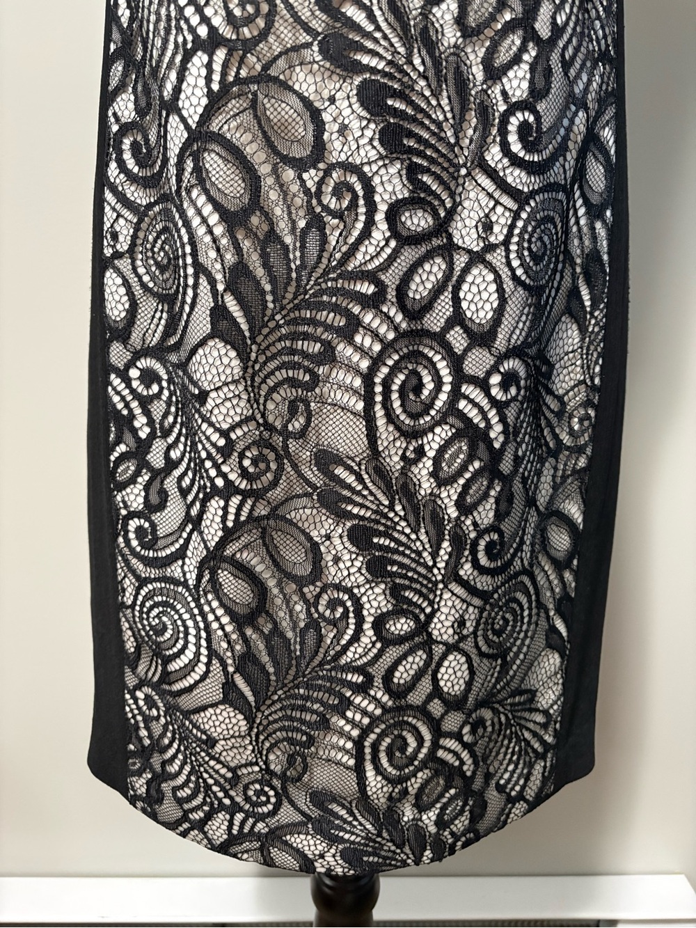 Trina Turk Sleeveless Black Lace Sheath Veda Cocktail Dress - Picture 6 of 13